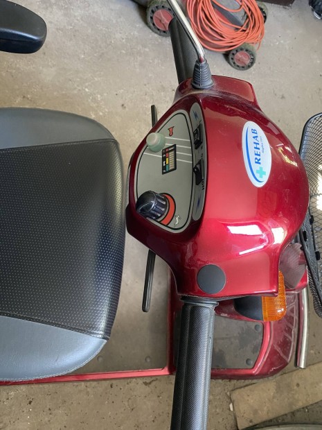 Elektromos alig hasznalt ngykerek moped elad