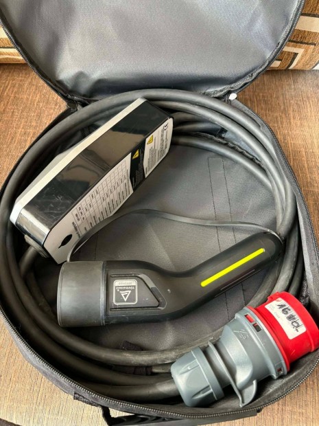 Elektromos aut� t�lt� 5M