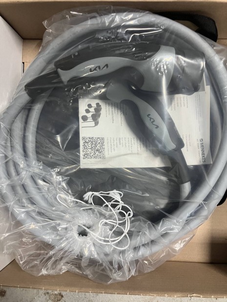 Elektromos aut� t�lt� k�bel 