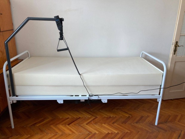 Elektromos betegagy uj, allithato, 2 matraccal