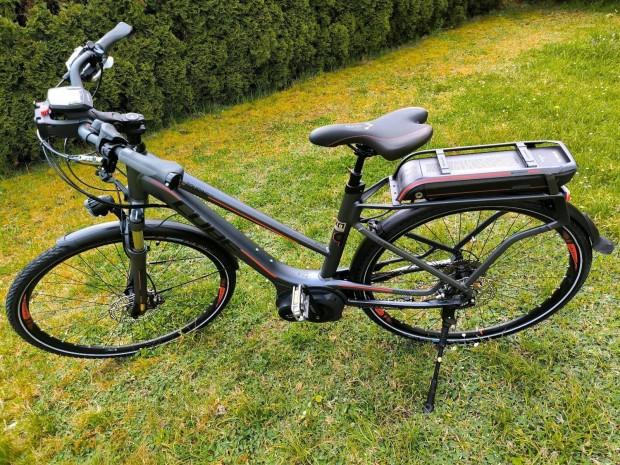 Elektromos bicikli Cube Touring Pro 22km futott