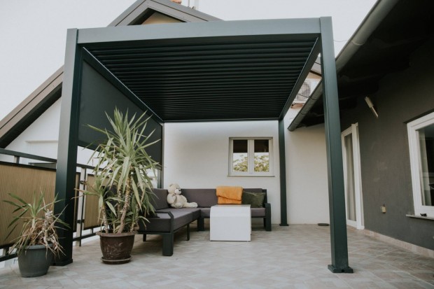 Elektromos bioklimatikus pergola több méretben (3x3,4x3, 4x4, 6x4)