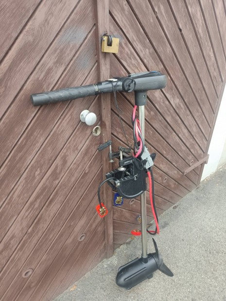 Elektromos csnakmotor  akumltorokal elad! 