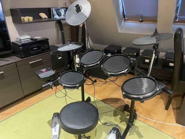 Elektromos dob Alesis
