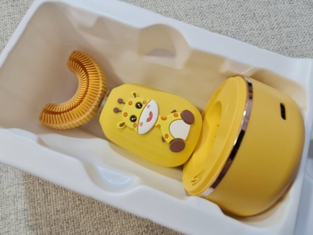 Elektromos fogkefe 2 éves kortól ívelt, szilikonos kivitel