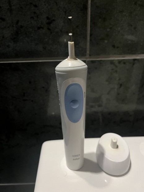 Elektromos fogkefe Oral B