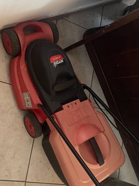 Elektromos fűnyíró