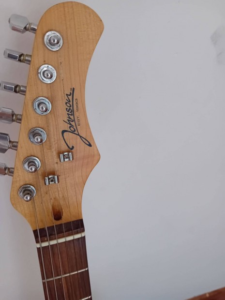 Elektromos gitr Stratocaster, tokkal