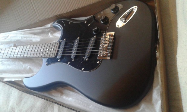 Elektromos gitár új eladó!
