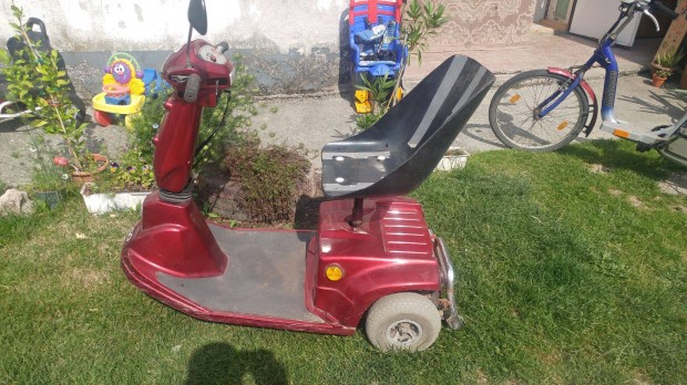 Elektromos,háromkerekű moped