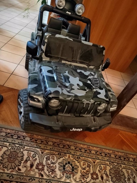 Elektromos jeep ,megkímélt állapotban