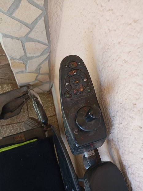 Elektromos kerekessz�k 