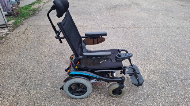 Elektromos kerekessz�k kiv�ll� �llpotban elad�