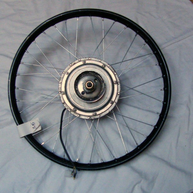 Elektromos ker�kp�r 24 colos motoros ker�k vez�rl�vel