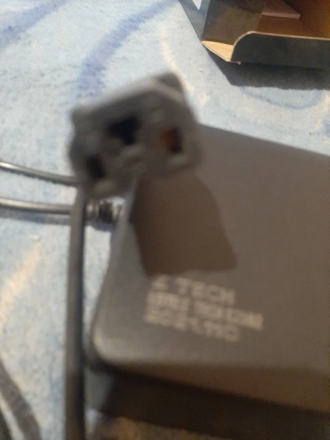 Elektromos ker�kp�r akkumul�tor t�lt� 