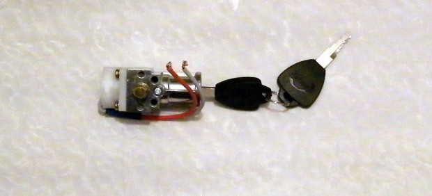 Elektromos ker�kp�r akkz z�ras kapcsol�