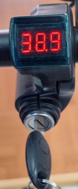 Elektromos kerékpár roller motor digitális feszültség kijelző kulcsos