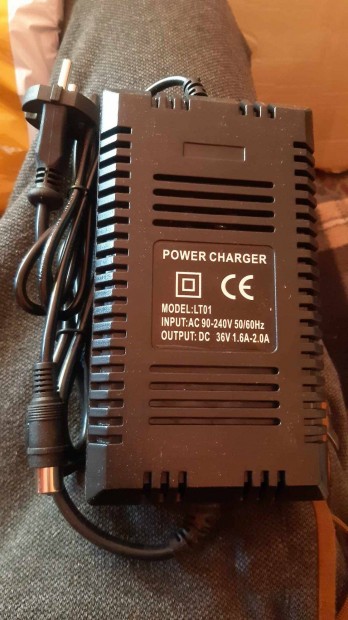 Elektromos kerékpár töltő