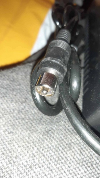 Elektromos kerékpár töltő