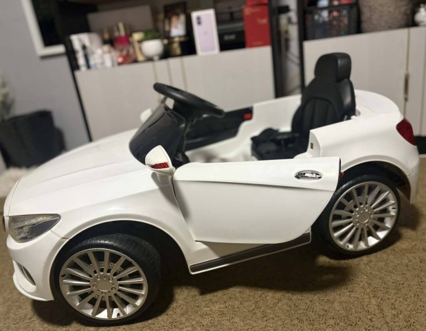 Elektromos kisaut� Mercedes