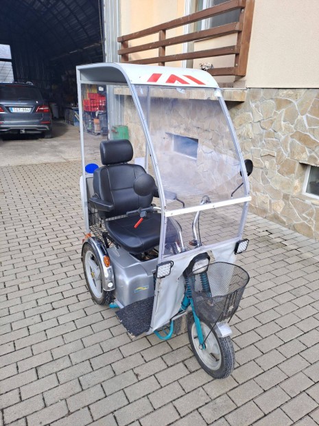 Elektromos moped 3 kerk rokkantkocsi