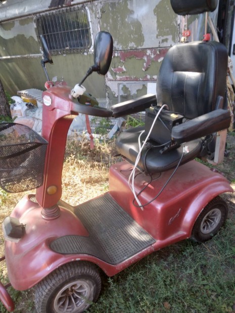 Elektromos moped.