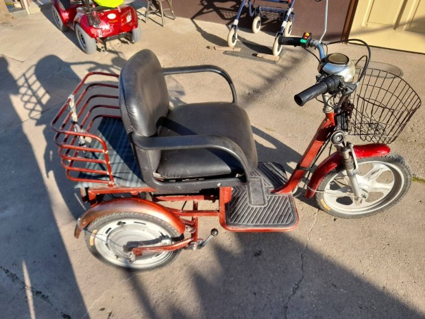 Elektromos moped - típus: "emozgo", használt