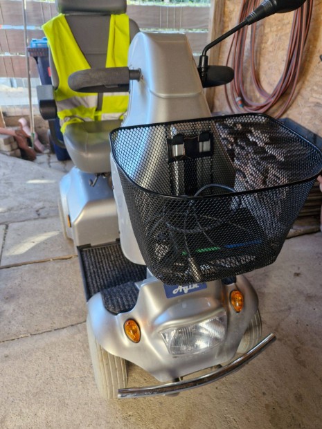 Elektromos moped elad