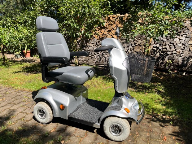 Elektromos moped kitűnő álllapottban