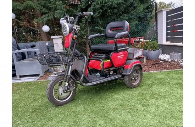 Elektromos moped robog rokkantkocsi tricikli hromkerek