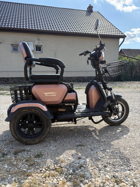Elektromos moped,rokkantkocsi, tricikli