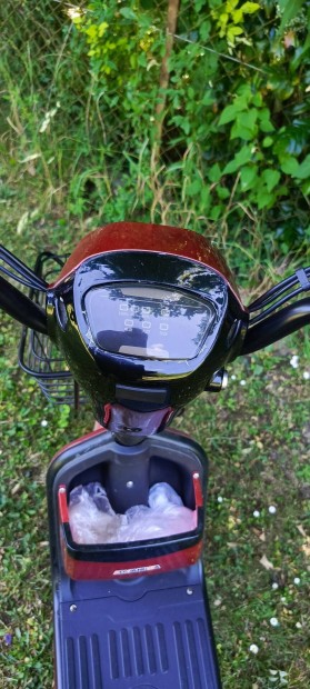 Elektromos motor Kétkerekű Max. Sebessége 25Km E-MOB27 14"