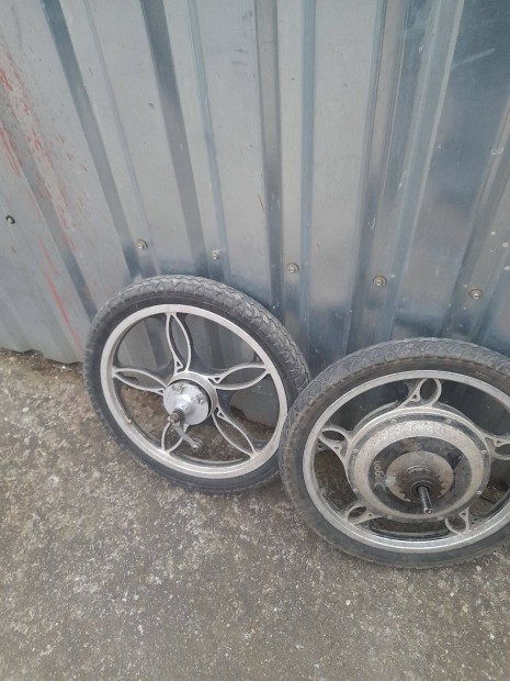 Elektromos motorba első-hátsó kerék
