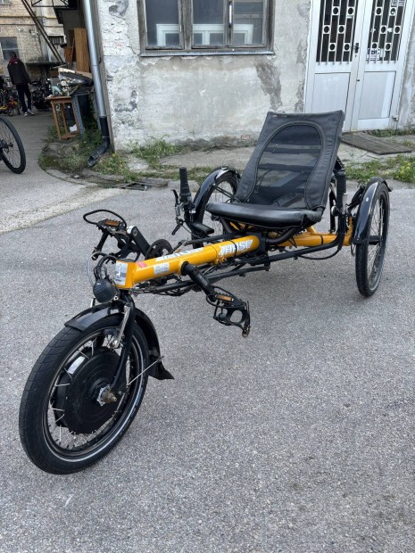 Elektromos rsegts fekvtricikli