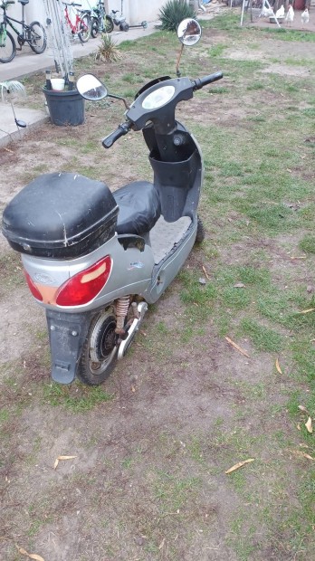 Elektromos robog 36v elad.