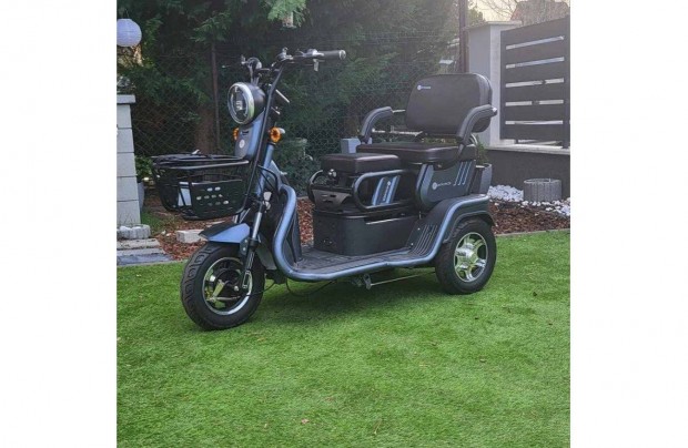 Elektromos robog moped rokkantkocsi hromkerek garancia szllts
