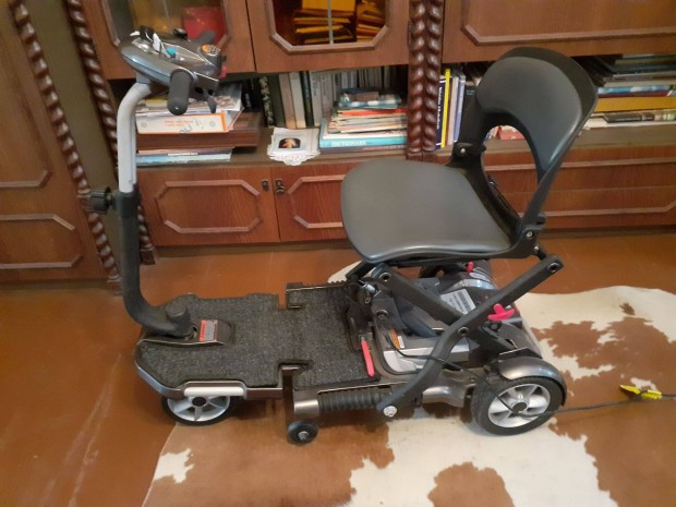 Elektromos rokkant jrgny stabil fordulkony szobban is hasznlhat