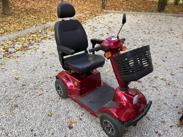 Elektromos rokkant kocsi elad