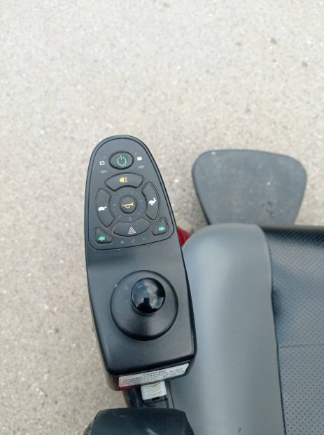 Elektromos rokkant kocsi joystickos
