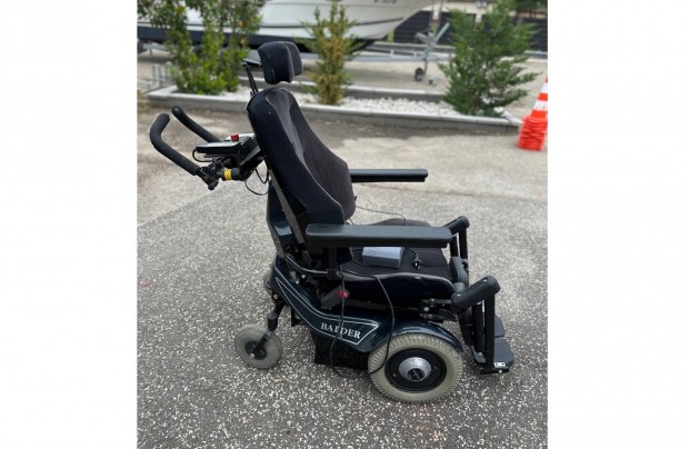 Elektromos rokkant sz�k