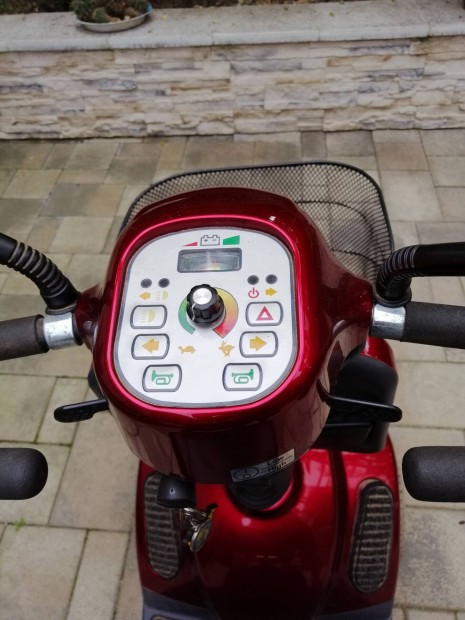 Elektromos rokkantkocsi 
