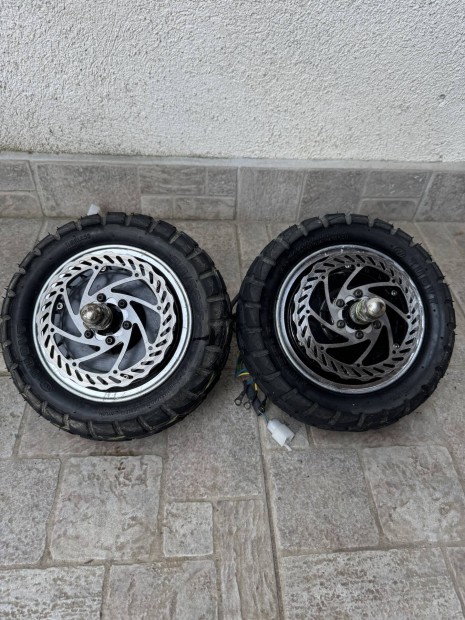 Elektromos roller 60V 1600W motorok elad�k