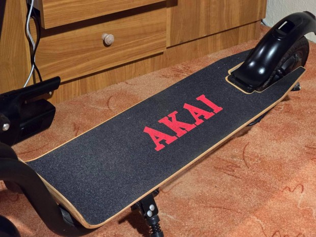 Elektromos roller Akkai F-10 elad�