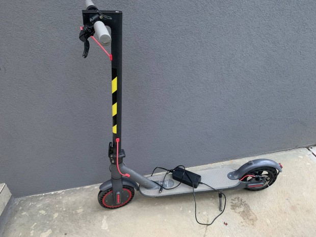 Elektromos roller Aovo Pro