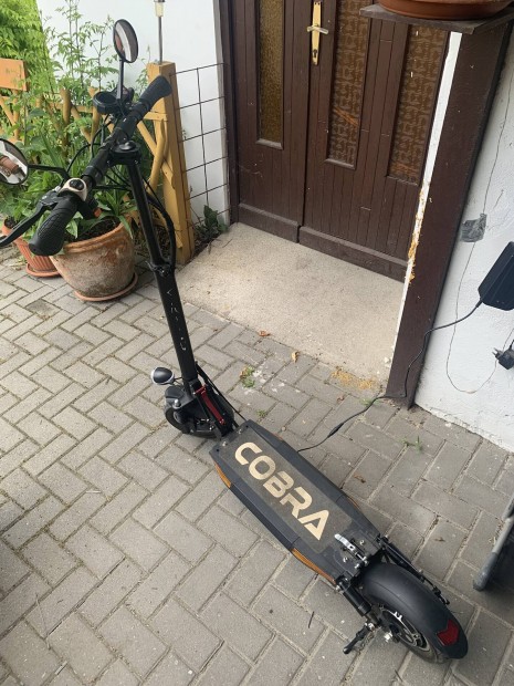 Elektromos roller COBRA V2 500Watt