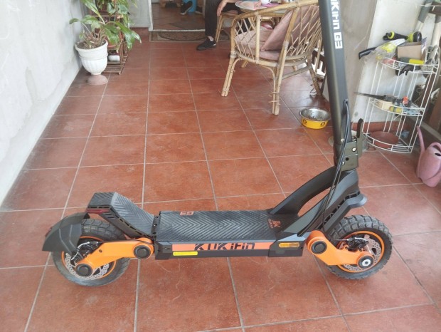 Elektromos roller Kukirin G3.Kettő hetes!Minden tartozékával együtt!
