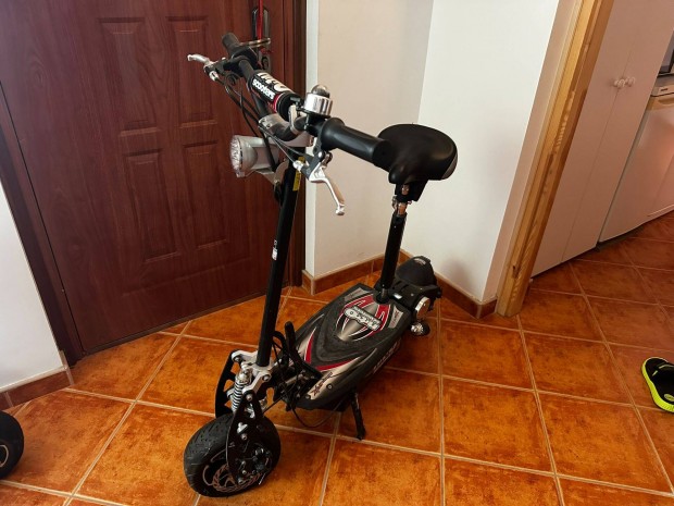 Elektromos roller Nitro Scooter XE1000 Plus