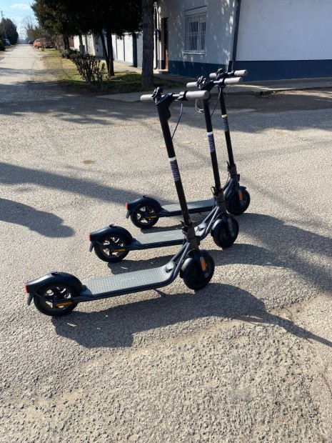 Elektromos roller Segway Ninebot