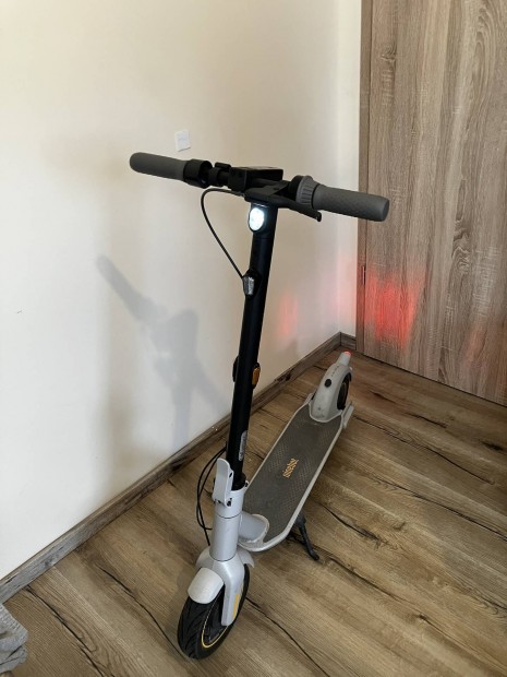 Elektromos roller Segway Ninebot G30LE