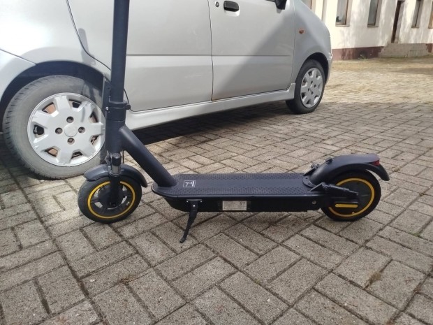 Elektromos roller 
